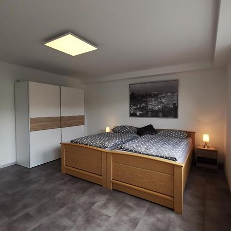 Moderne Wohnung Mit Terrasse Und Eigenem Zugang. Remscheid Exteriör bild